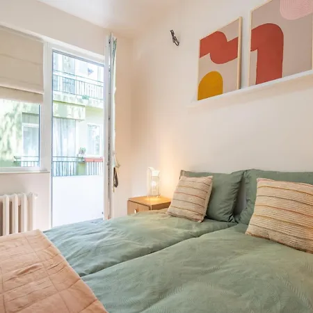 Appartement Stylish Two-bedroom Haven Near Doctor Garden *