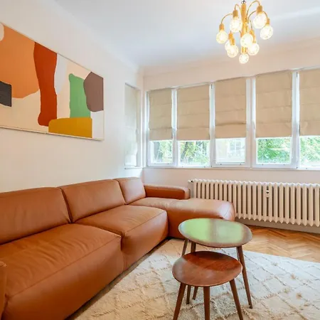 Stylish Two-bedroom Haven Near Doctor Garden * София