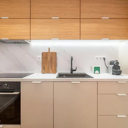 Stylish Two-bedroom Haven Near Doctor Garden *