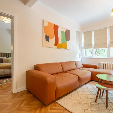Stylish Two-bedroom Haven Near Doctor Garden Апартамент *