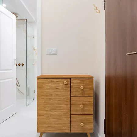 Stylish Two-bedroom Haven Near Doctor Garden Apartment *