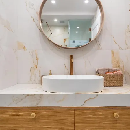 Stylish Two-bedroom Haven Near Doctor Garden * Sofie