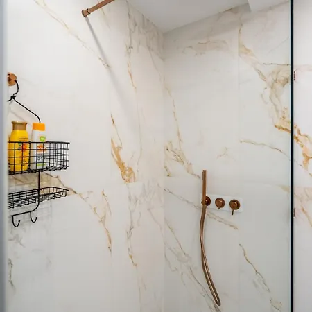 Апартамент Stylish Two-bedroom Haven Near Doctor Garden