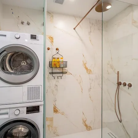Апартамент Stylish Two-bedroom Haven Near Doctor Garden *