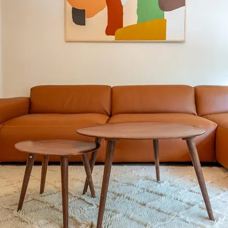 Apartament Stylish Two-bedroom Haven Near Doctor Garden *